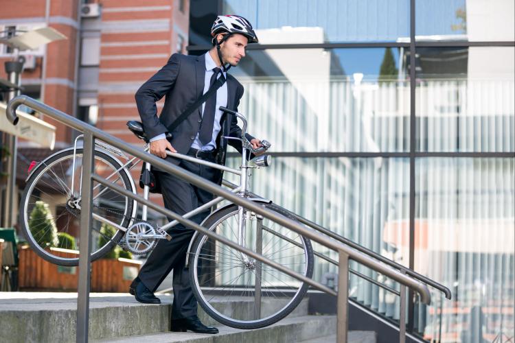 Sin Contagioso Coro Medio día libre por ir en bicicleta al trabajo. ¿Te gusta la idea? |  Noticias elempleo.com