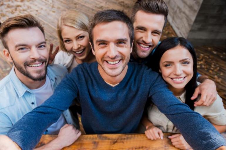 El modelo imperante en Colombia castiga la generación de empleo y premia la informalidad laboral. Foto: 123rf.com. 