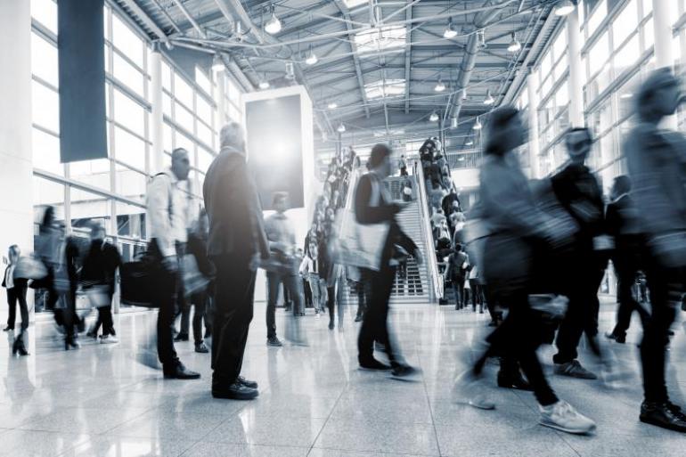 La iniciativa  busca apoyar a los jóvenes empresarios. Foto:123rf.com