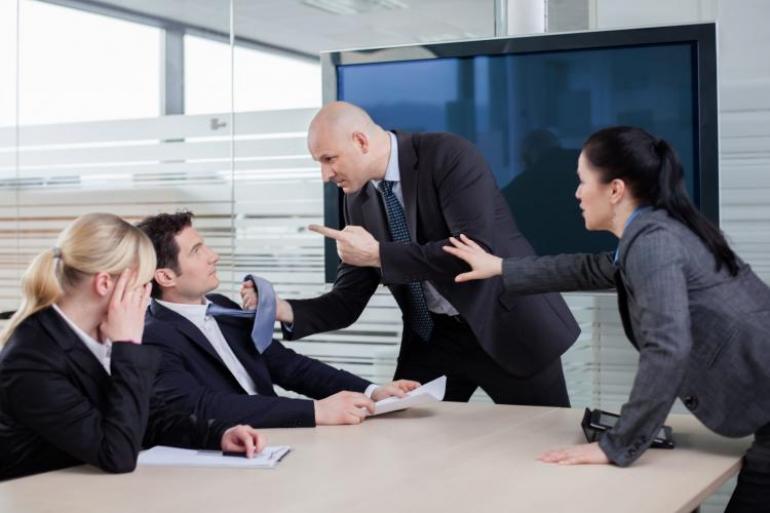 Cómo responder a las agresiones en el trabajo