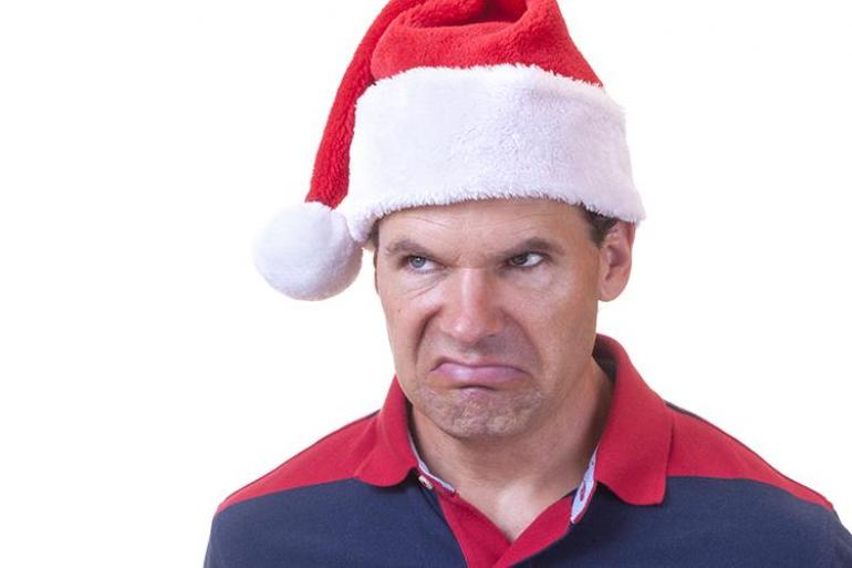No hagas gesto de ‘Grinch’ en tu trabajo en Navidad. El hecho de que no te guste no significa que puedas dañar el ambiente decembrino. Foto: 123rf.com. 