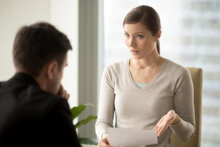 Considera irte cuando te des cuenta de que tu estabilidad laboral es cada vez menos conforme pasan los días y tu empresa se transforma. Foto: Istock