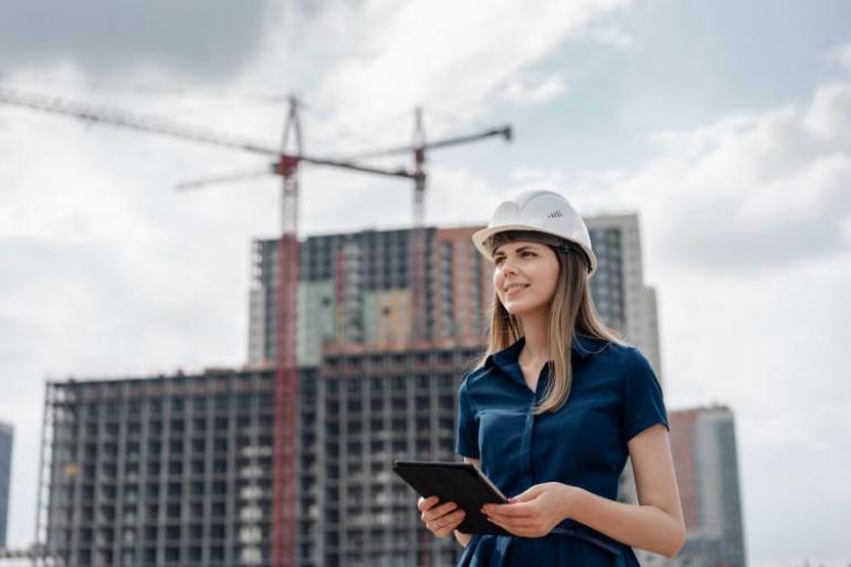 En sector ingenierías siguen predominando los hombres en equipos de trabajo.