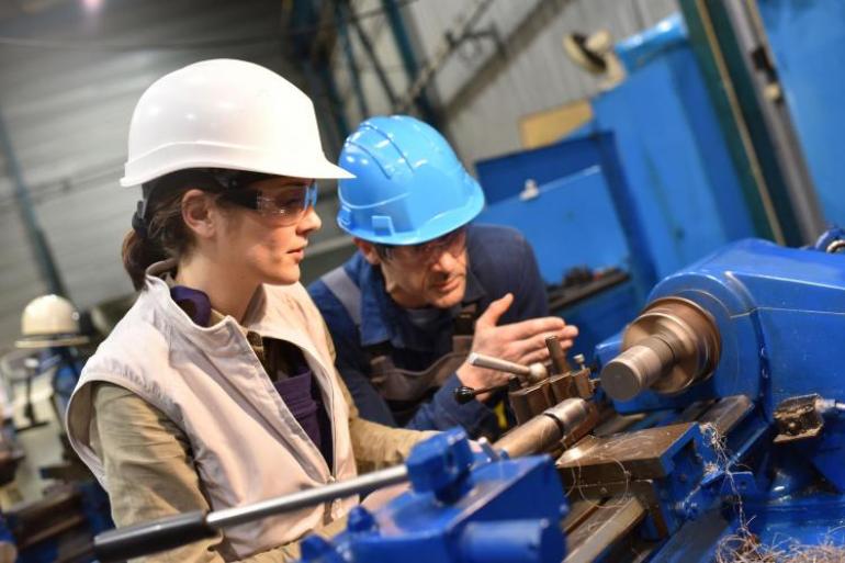 Los turnos rotativos son el mayor sacrificio al que se enfrentan los trabajadores de la industria energética. Foto:123rf.com